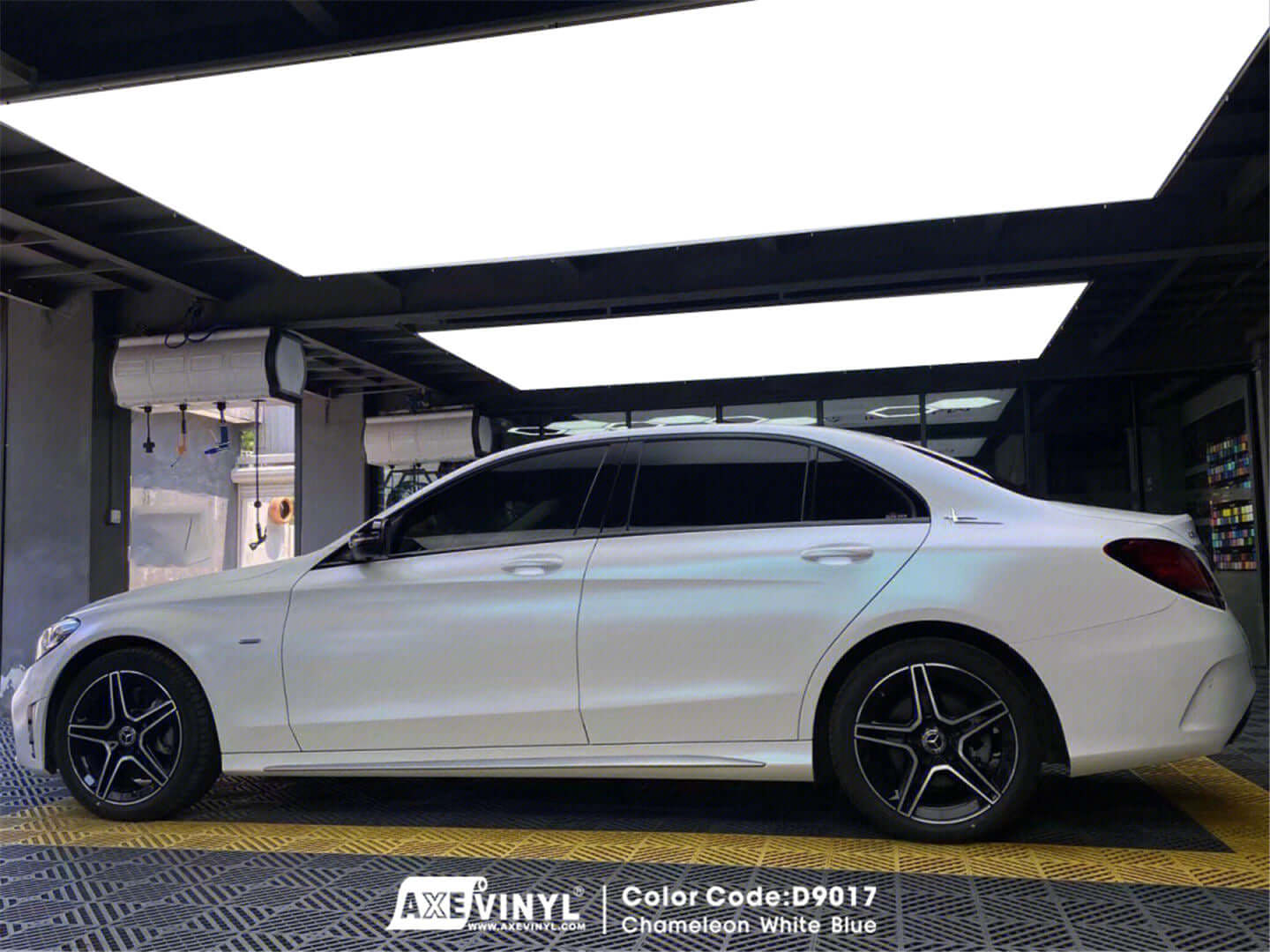 عکس محصول کاوربدنه کمیلیون سفید آبی ساتن