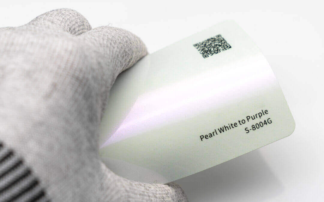 عکس کاور بدنه سفید بنفش متالیک براق